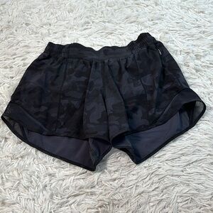 Lululemon Hotty Hot Short II *Long 4" Incognito Camo Multi Grey / Black